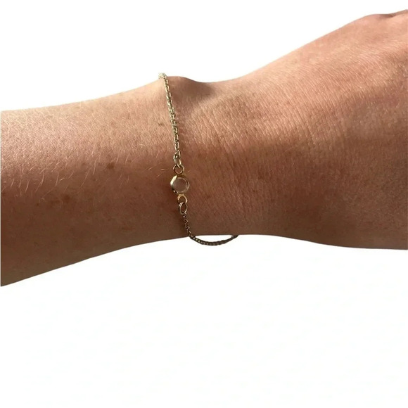 Avon delicate Simple chain, gold tones with decorative rhinestone - Picture 1 of 3